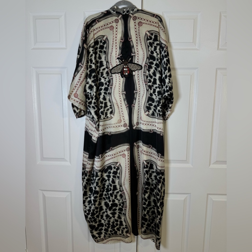 Elegant Women's Kimono Shirt - Black and Cream